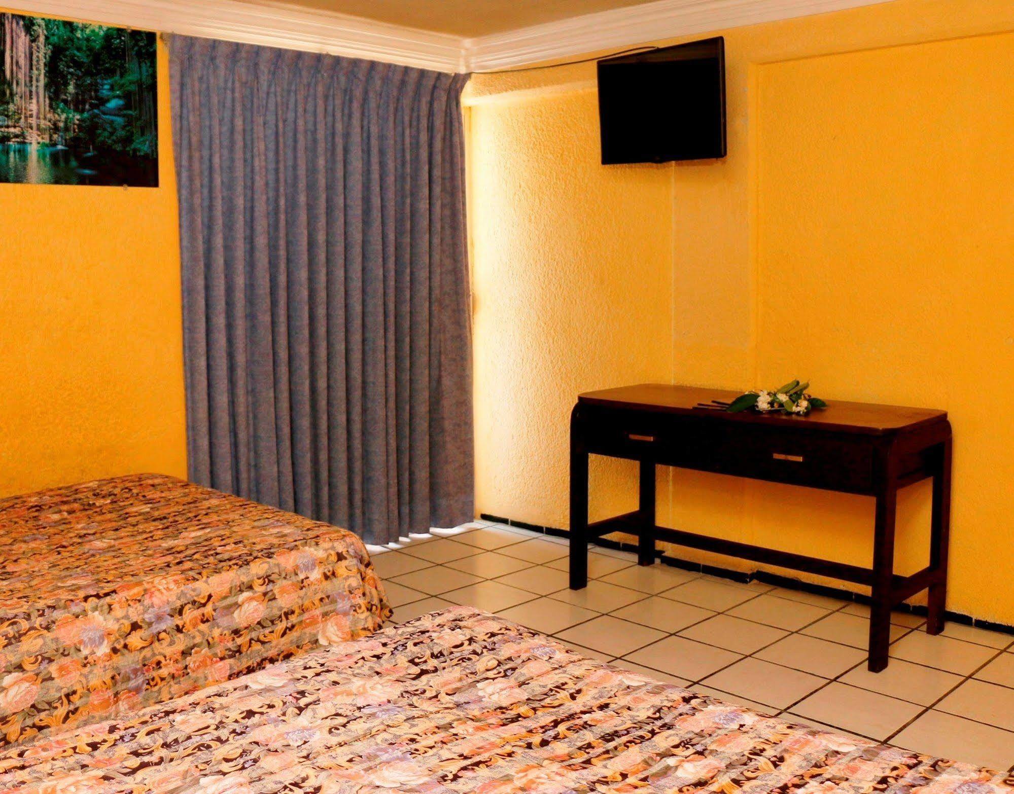 Hotel Suites Elia Noemi Mérida Exterior foto